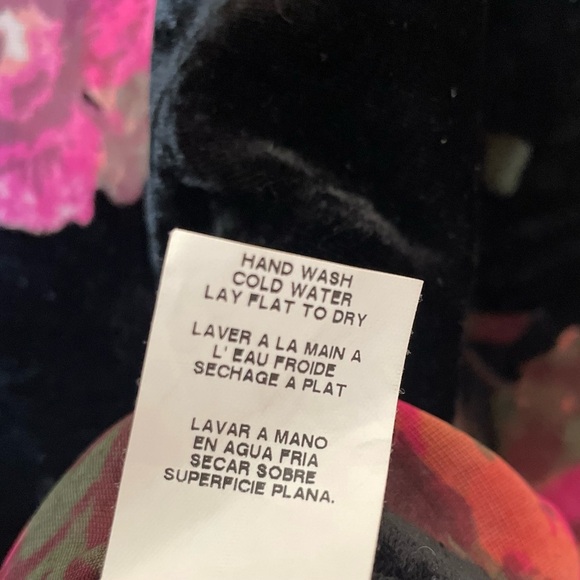 Karen Kane Black Velvet Burnout Bell Sleeve Floral Top Women’s M - Picture 10 of 13